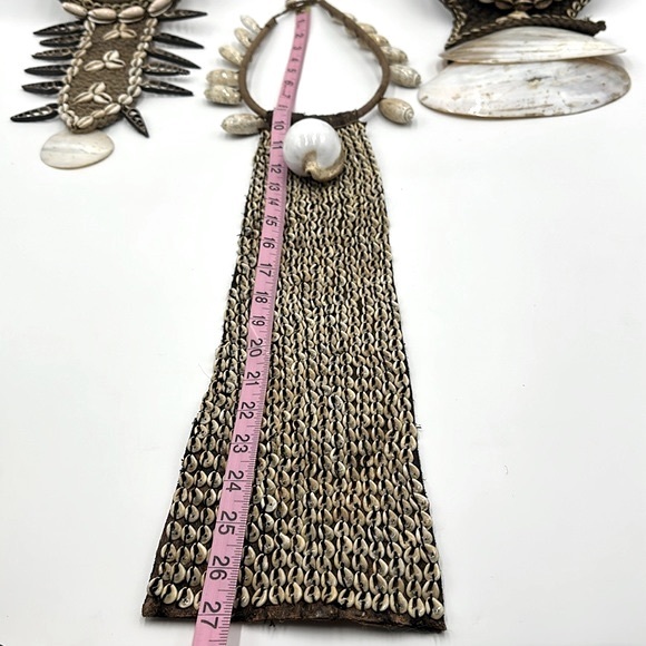 Vintage Papua New Guinea Ceremonial Seashell Collar Necklace Bundle - Picture 12 of 17